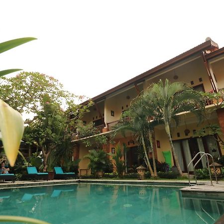 Mina Pelasa Hotel Legian Exteriör bild