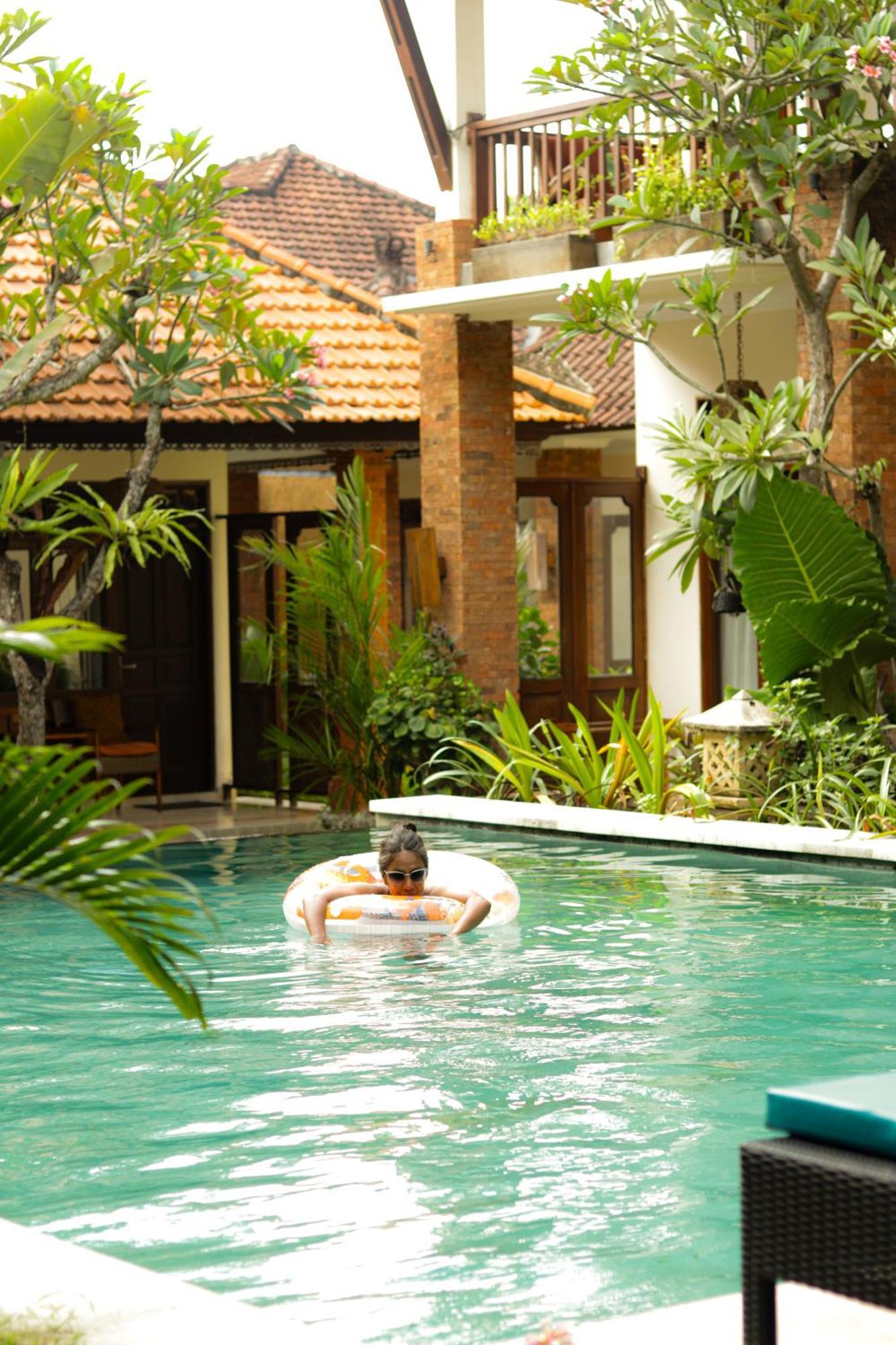 Mina Pelasa Hotel Legian Exteriör bild