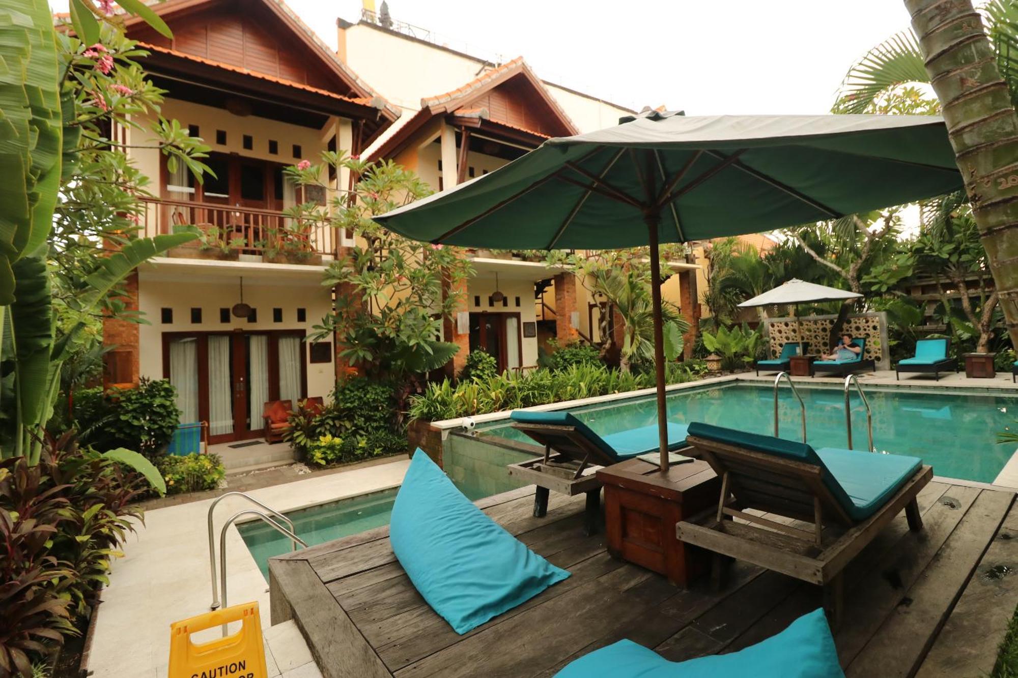 Mina Pelasa Hotel Legian Exteriör bild