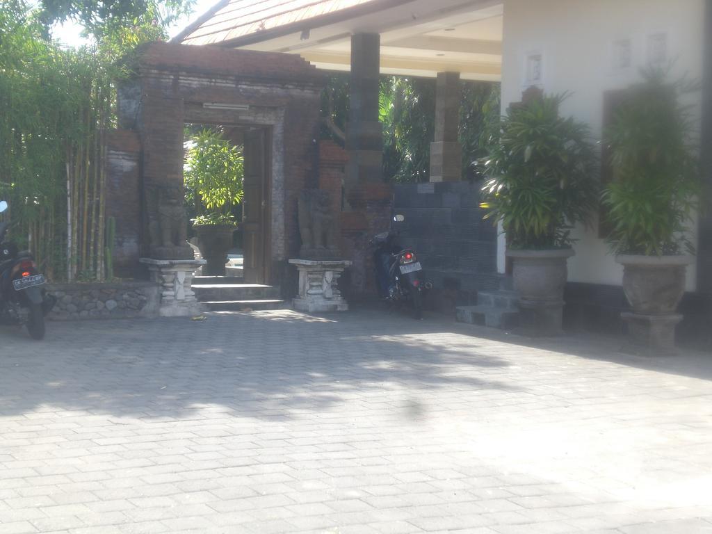 Mina Pelasa Hotel Legian Exteriör bild