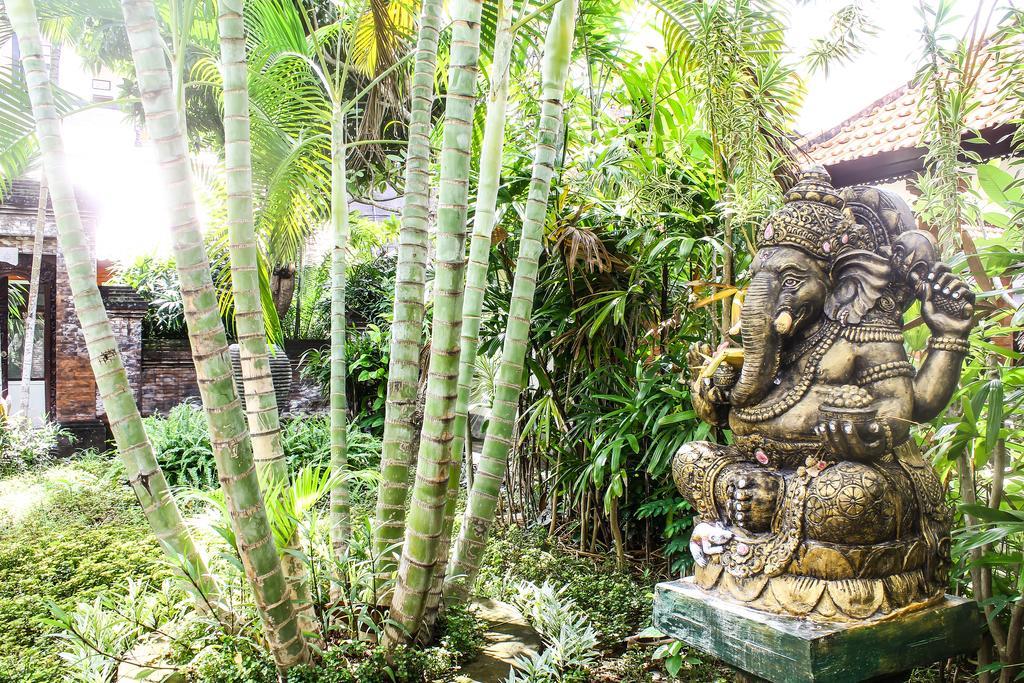 Mina Pelasa Hotel Legian Exteriör bild