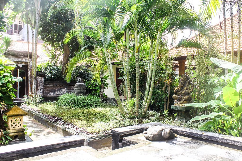 Mina Pelasa Hotel Legian Exteriör bild